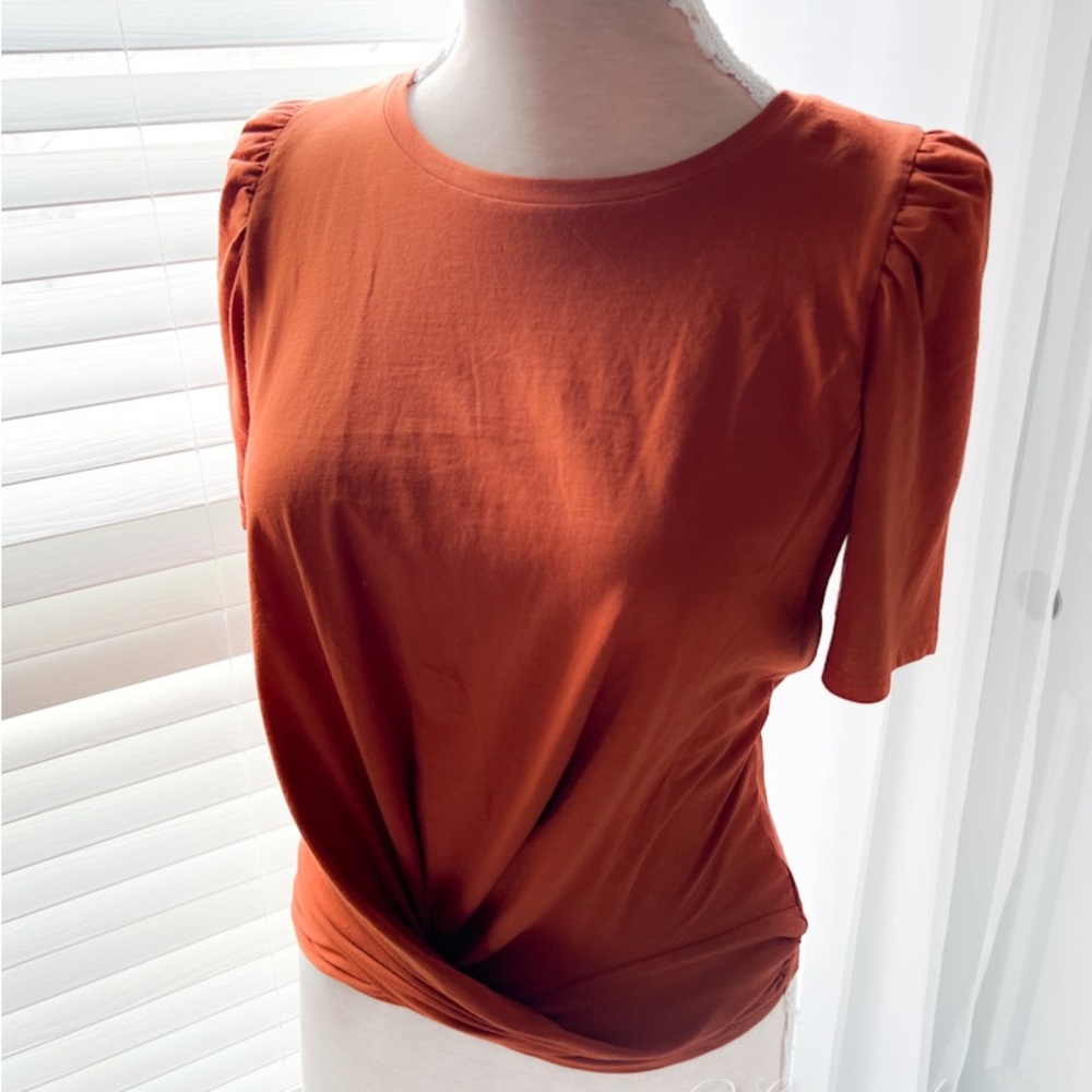 Front faux knot tee